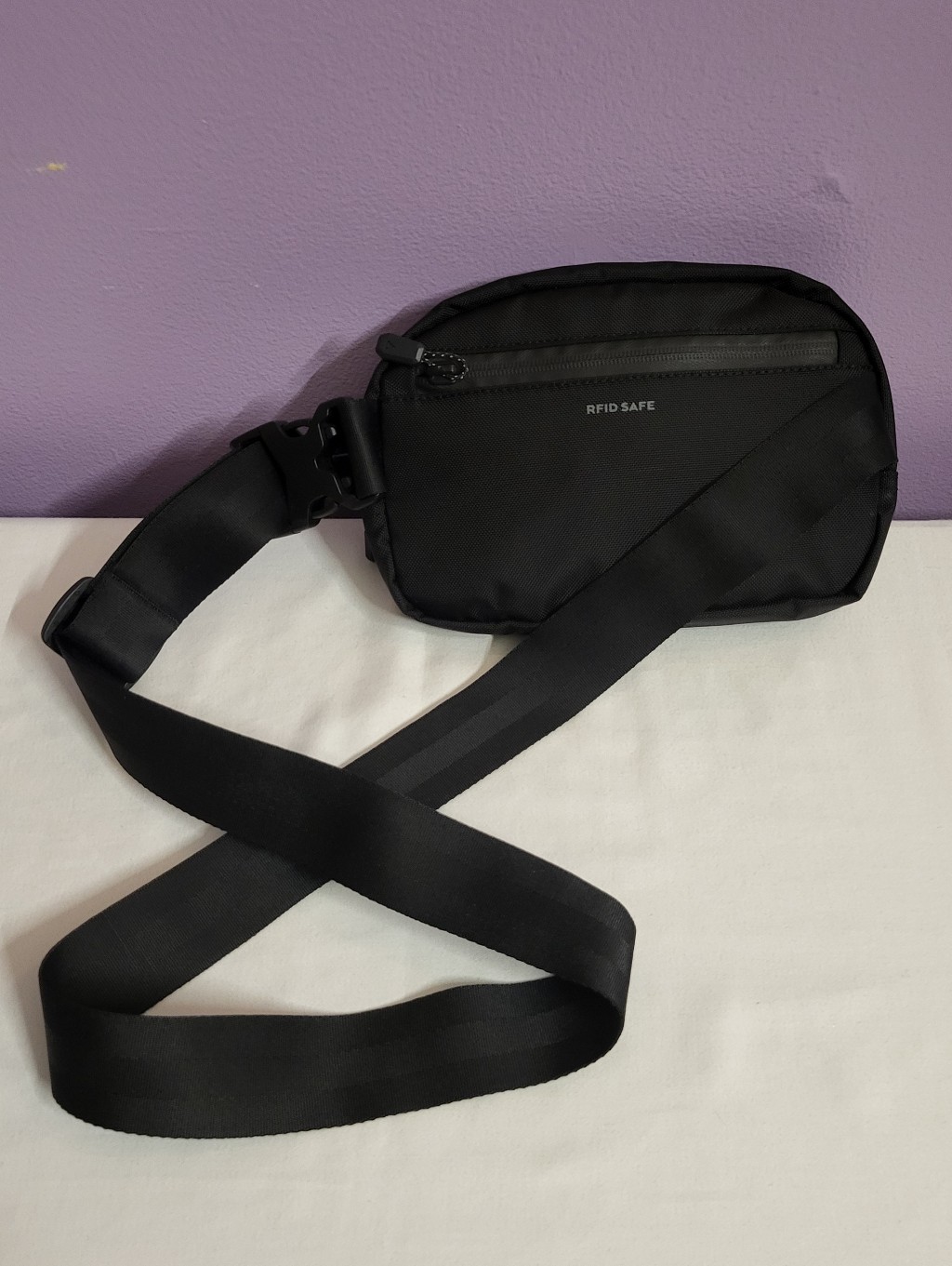 Black Nomatic Life On The Move Everyday Access Sling Rfid Safe Travel Bag New! — image 5 of 8